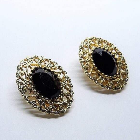 Vintage Signed Sarah Coventry Gold Filagree & Faux Onyx Clip-On Earrings - Picture 2 of 6